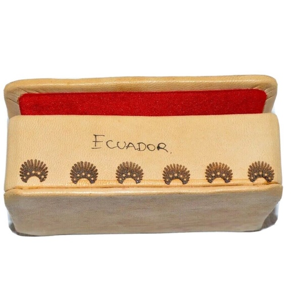 Handmde Leather Ecuador Box or Trinket box. - Picture 3 of 6
